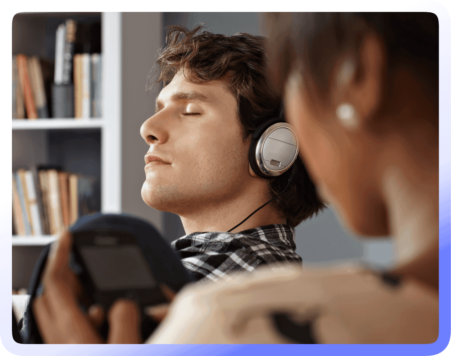 How to convert audio files into different formats like MP3, WAV, and more using the AISEO Audio Converter?